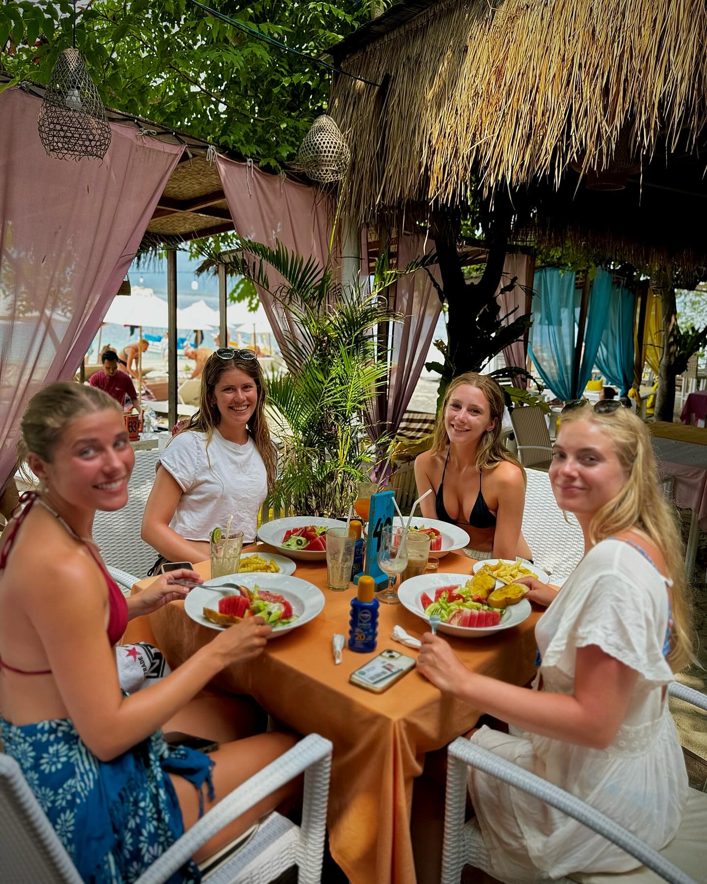 Zipp Bar Restaurant Gili Air